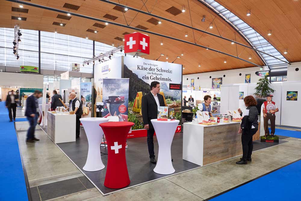 Switzerland-Cheese-Marketing-Messestanddesign-EDEKAInnovationsmesse-_Expo_Exhibition_Stands