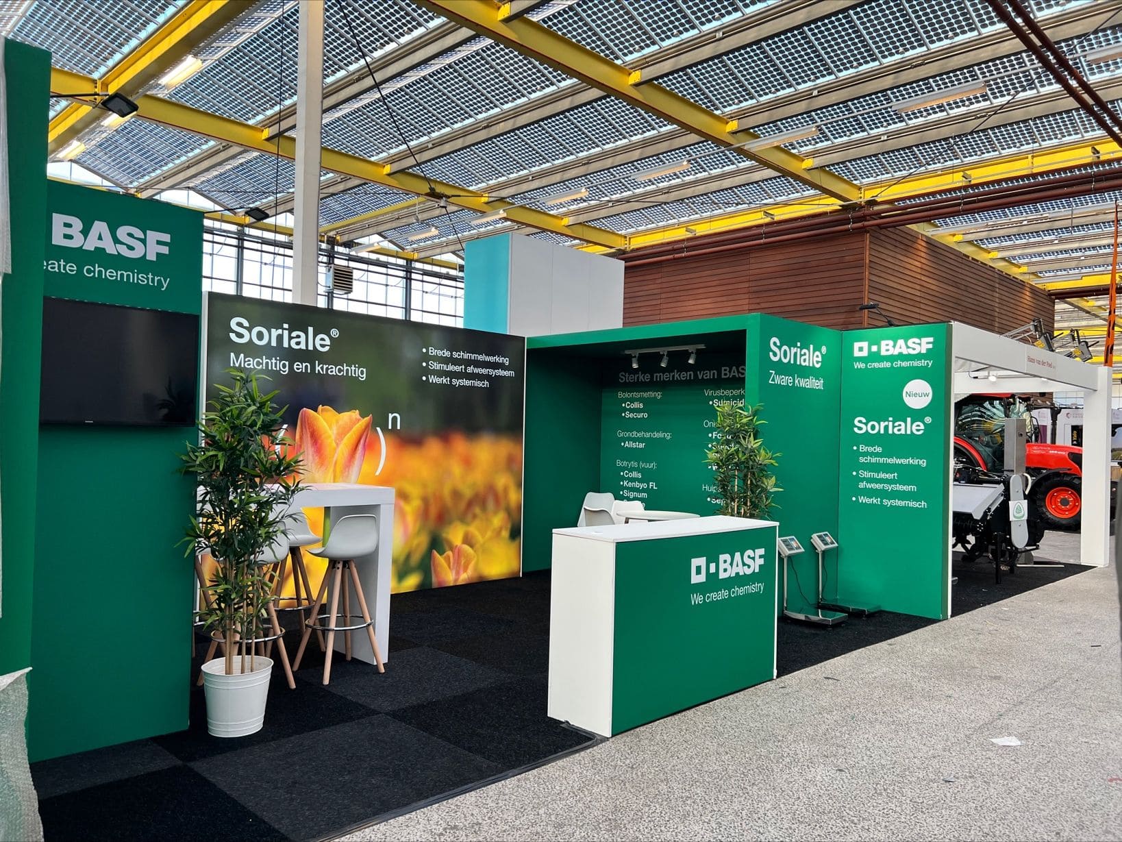 Messestand von BASF
