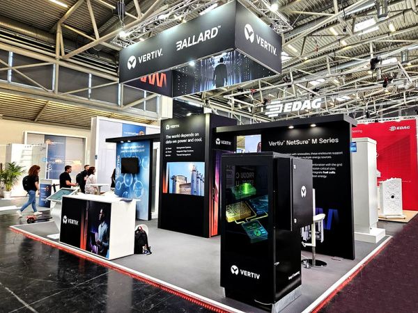 Messestand von VERTIV, München