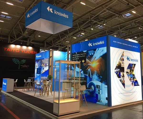 Messestand von Knowles