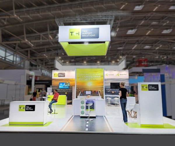 Messestand von TKH Airport Solutions