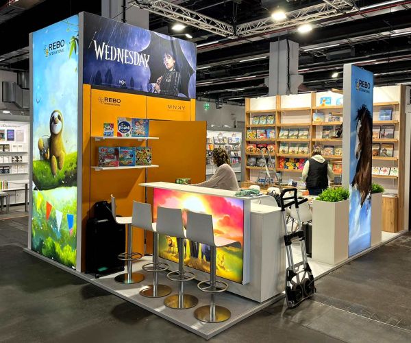 Messestand von Rebo